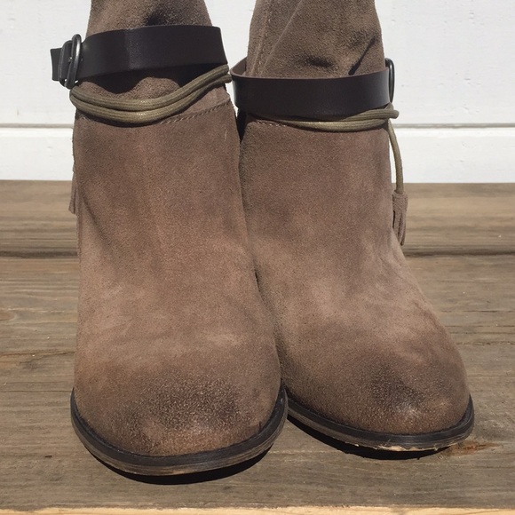 NWOT! Mia Limited Edition Brown Suede Boots - Picture 4 of 6